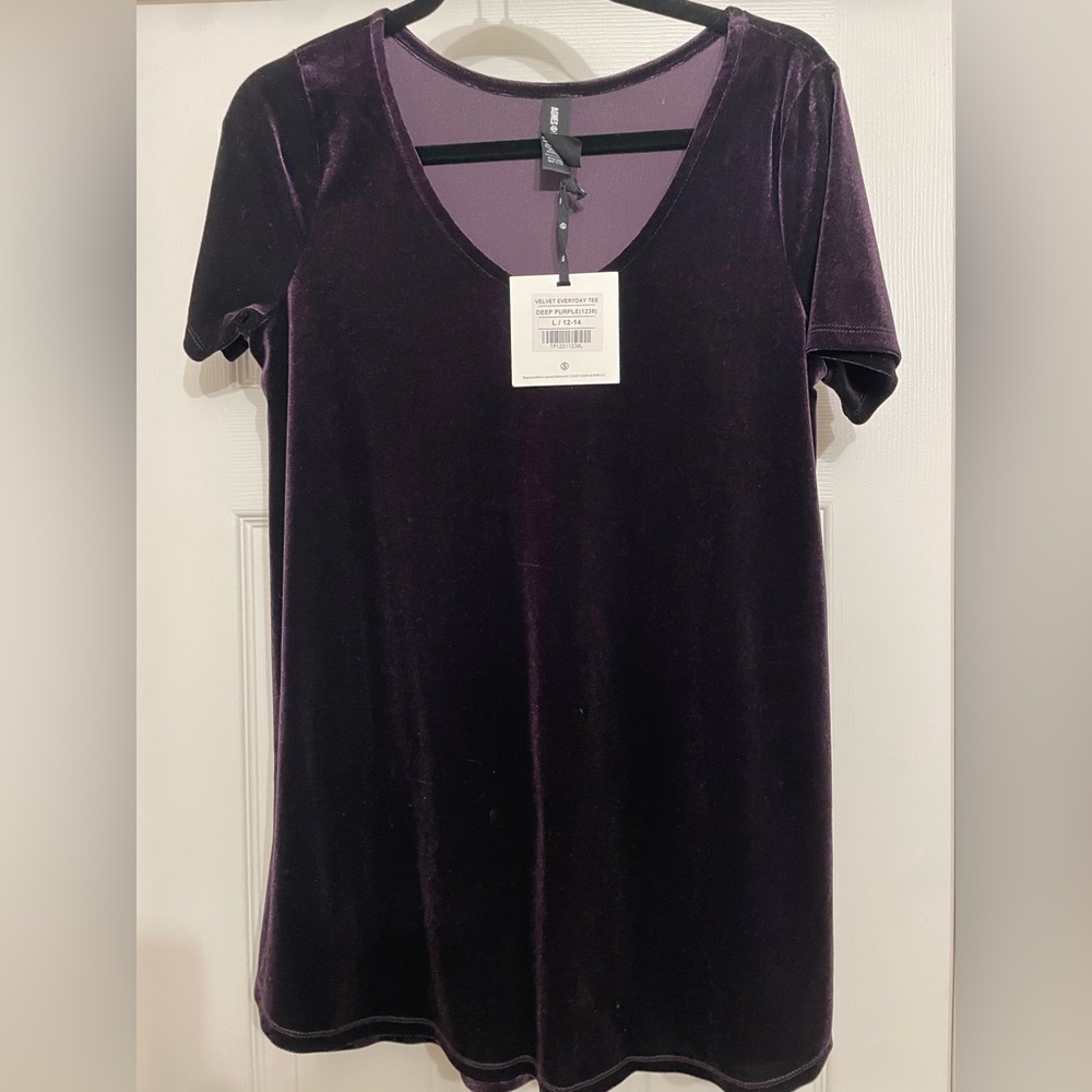 Agnes & Dora Velvet Everyday Tee